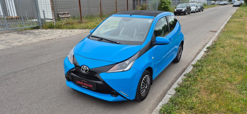 Toyota Aygo 1,0 VVT-i x-wave Sky 5d