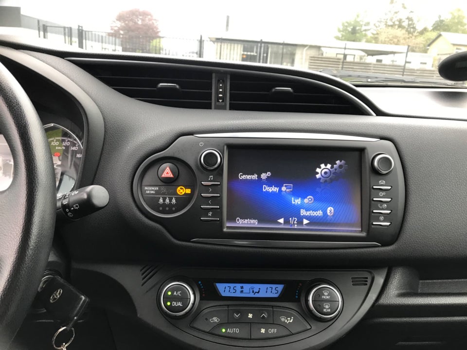 Toyota Yaris 1,0 VVT-i T2 5d