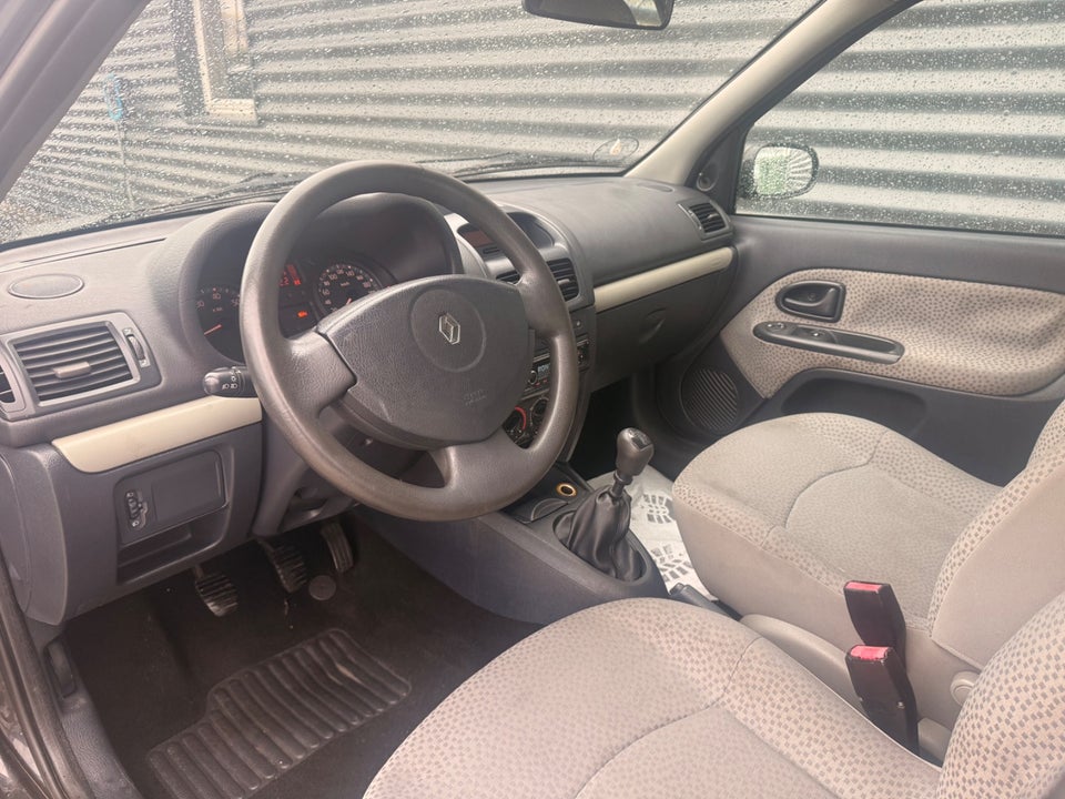 Renault Clio II 1,2 8V Basic 5d