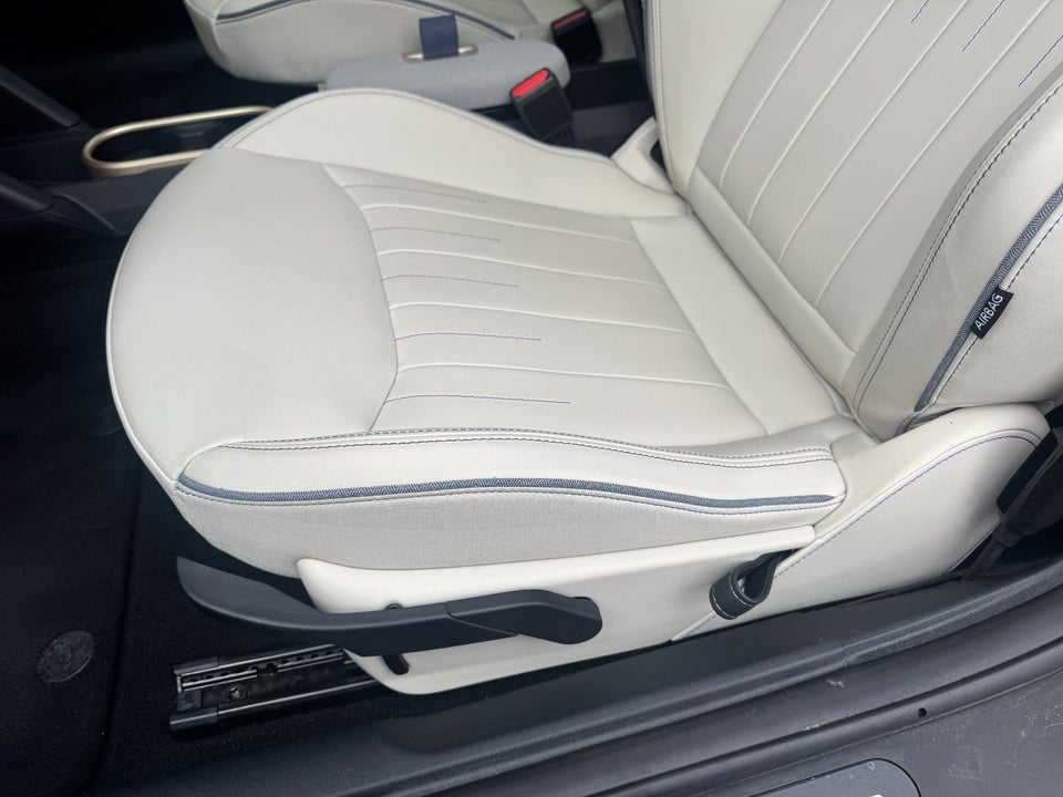 MINI Cooper E Favoured Trim L 3d