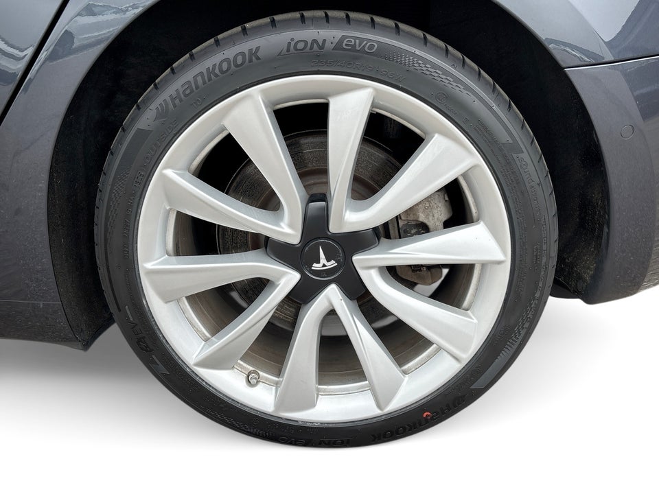 Tesla Model 3 Long Range AWD 4d