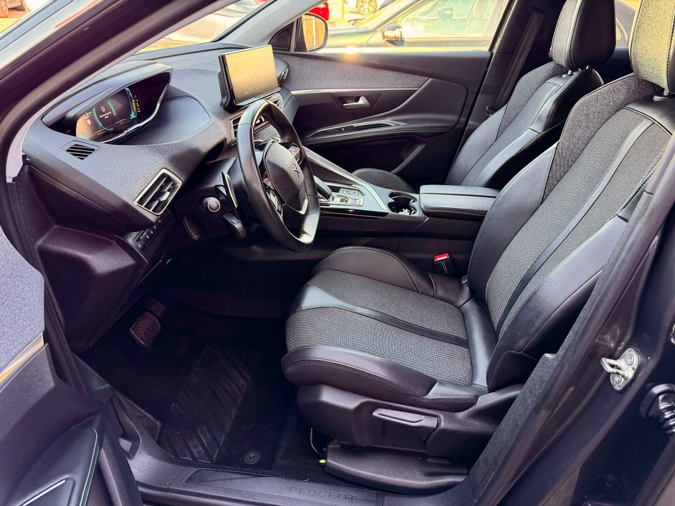 Peugeot 3008 1,6 Hybrid Allure Pack EAT8 5d