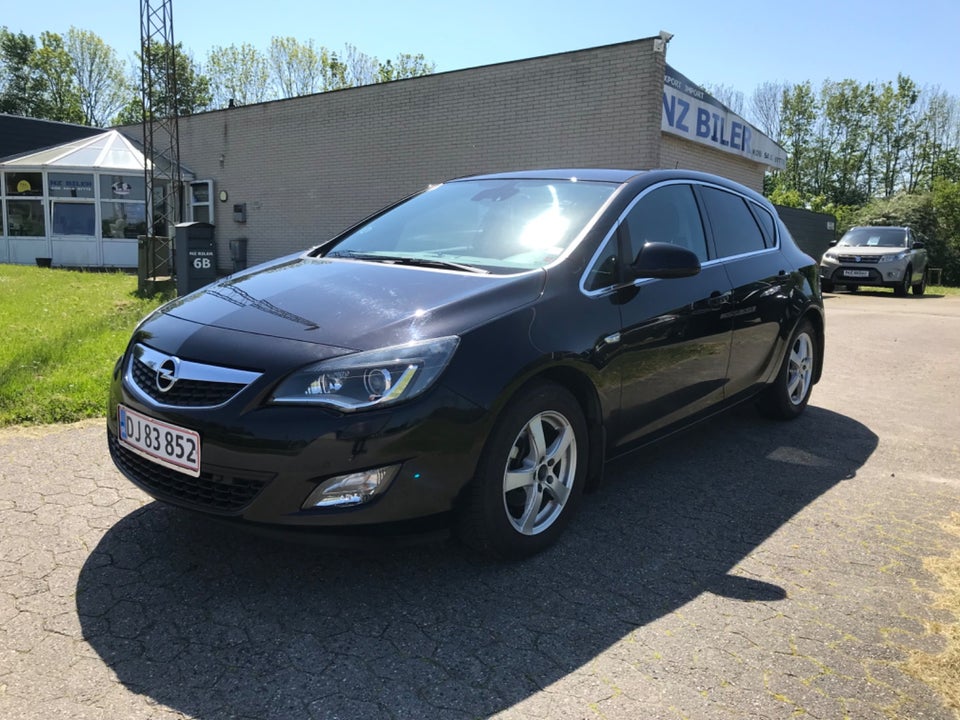 Opel Astra 1,6 Sport aut. 5d