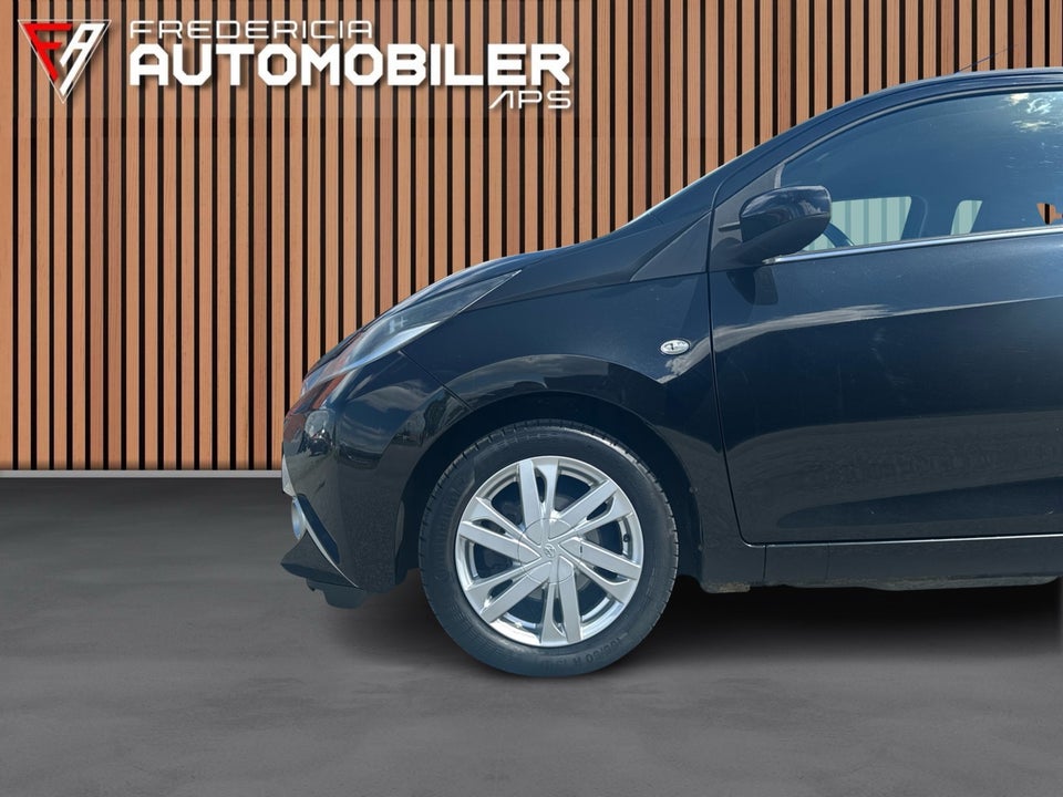 Toyota Aygo 1,0 VVT-i x-black II 5d