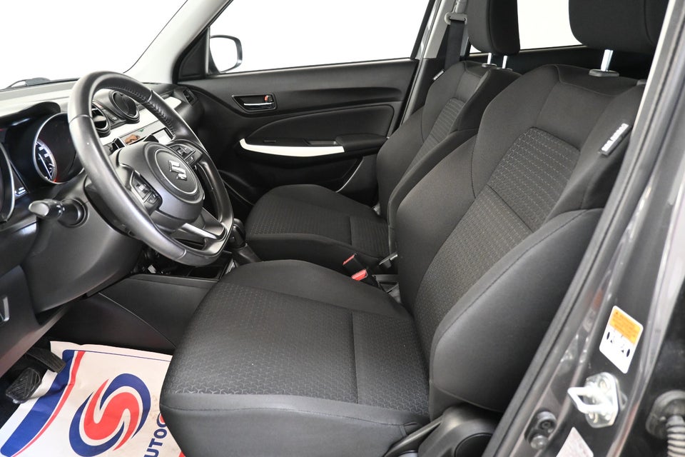 Suzuki Swift 1,2 Dualjet Exclusive CVT 5d