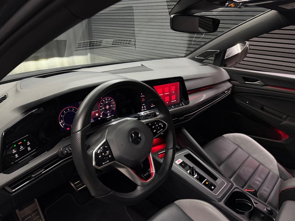 VW Golf VIII 2,0 GTi DSG 5d