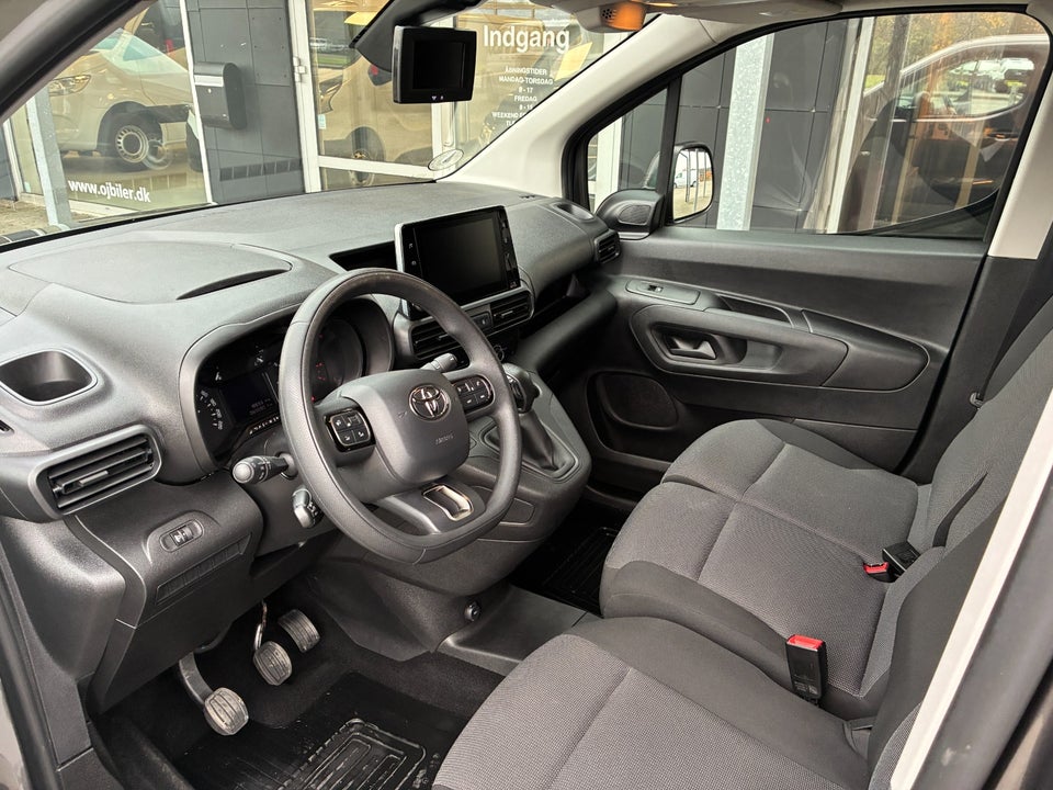 Toyota ProAce City 1,5 D 102 Medium Comfort 6d