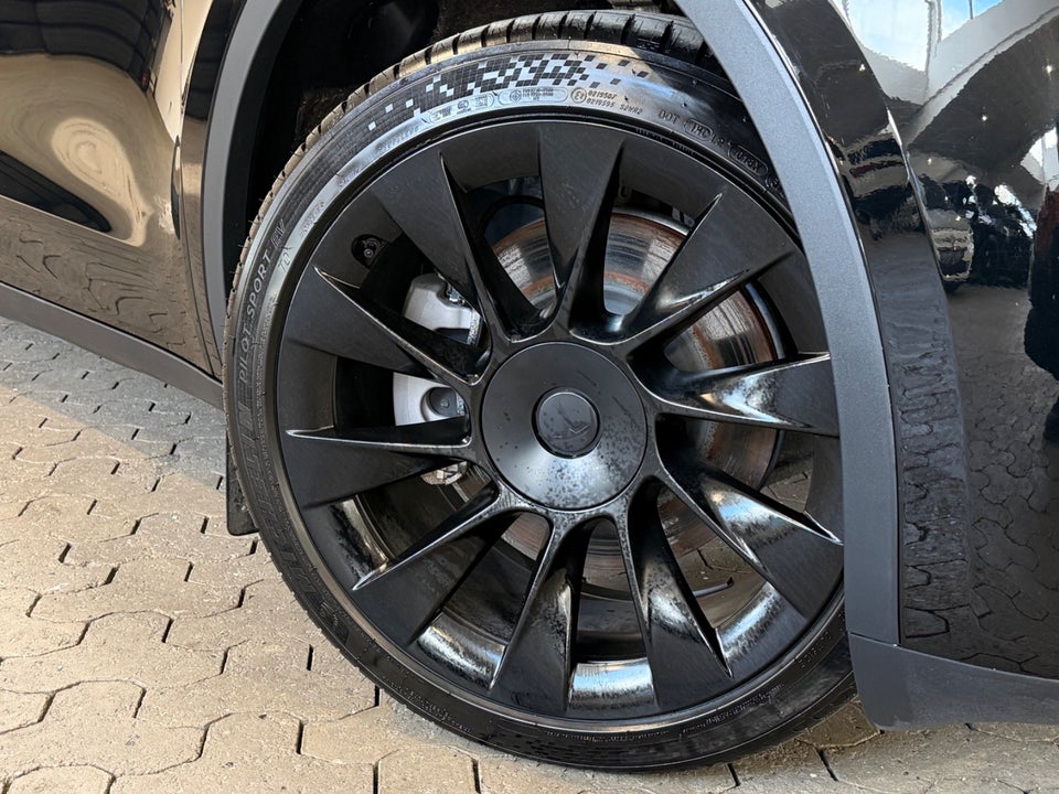 Tesla Model Y Long Range RWD 5d