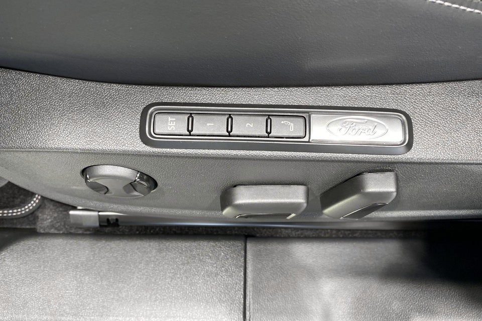 Ford Explorer 84 Premium Extended Range AWD 5d