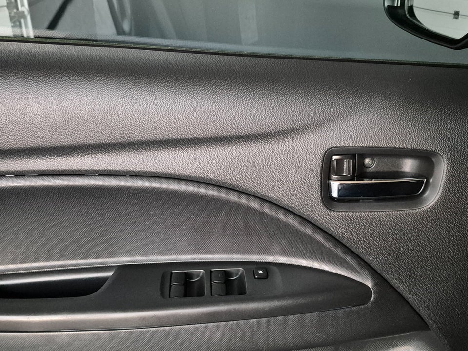 Mitsubishi Space Star 1,2 Limited CVT 5d