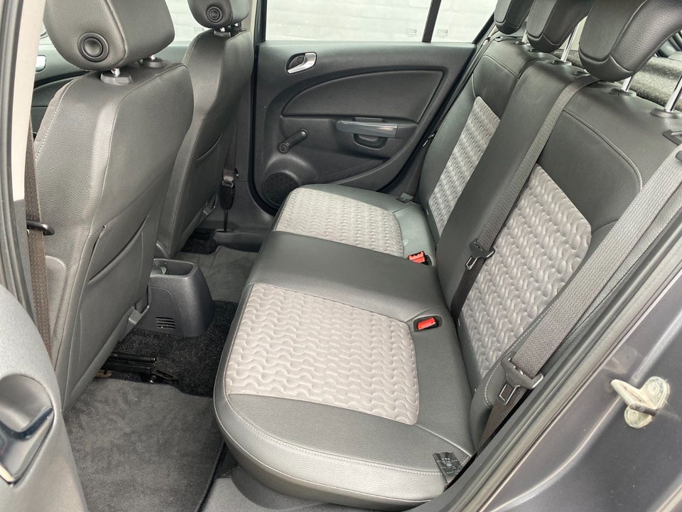 Opel Corsa 1,4 16V Cosmo 5d