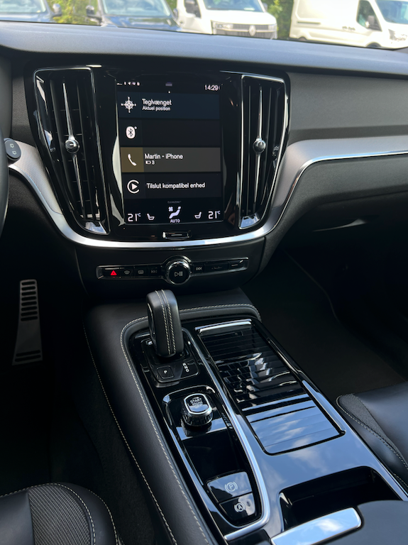 Volvo V60 2,0 T6 ReCharge R-Design aut. AWD 5d