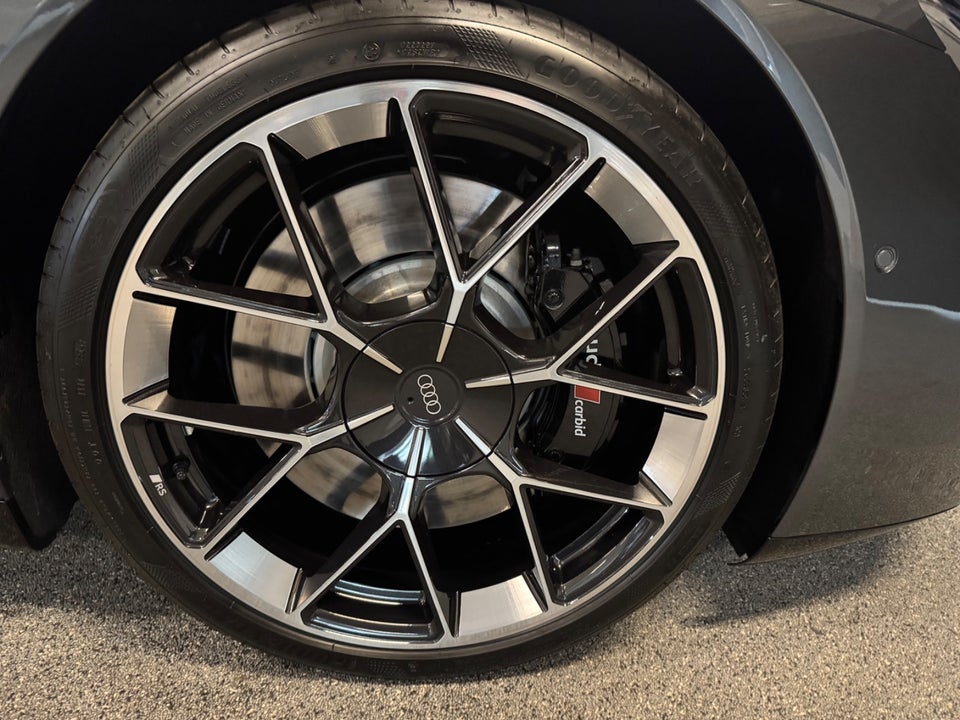 Audi RS e-tron GT quattro 4d