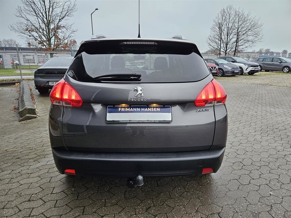 Peugeot 2008 1,2 VTi 82 Plus 5d