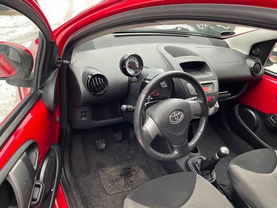 Toyota Aygo 1,0 VVT-i Red&Black 5d