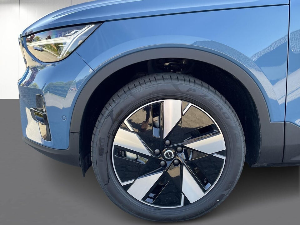 Volvo EX40 Extended Range Plus 5d