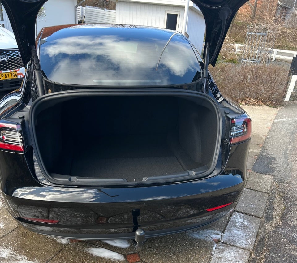 Tesla Model 3 RWD 4d