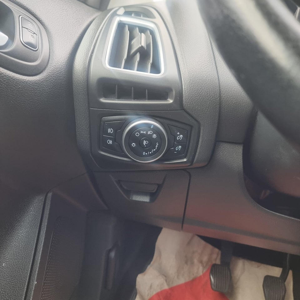 Ford Focus 1,0 SCTi 125 Titanium stc. 5d