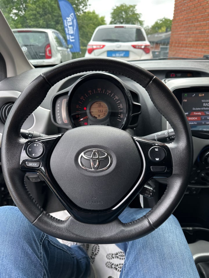 Toyota Aygo 1,0 VVT-i x-black II 5d