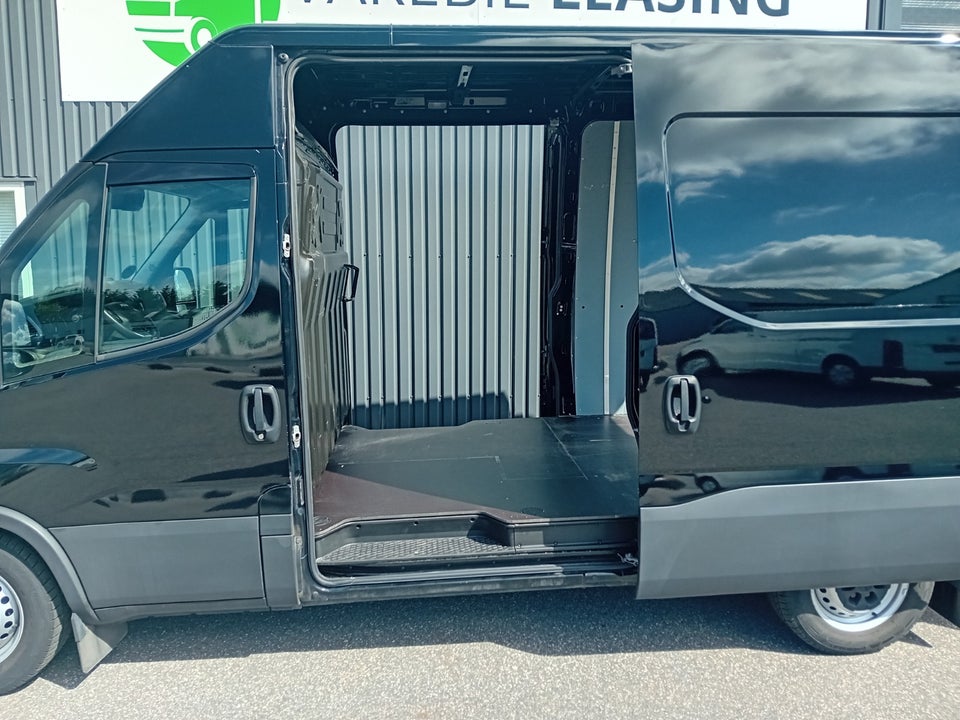 Iveco Daily 3,0 35S21 10,8m³ Van AG8