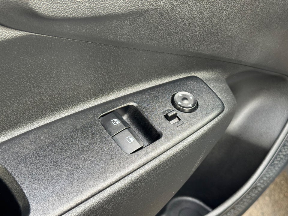 Hyundai i10 1,0 MPi Essential 5d