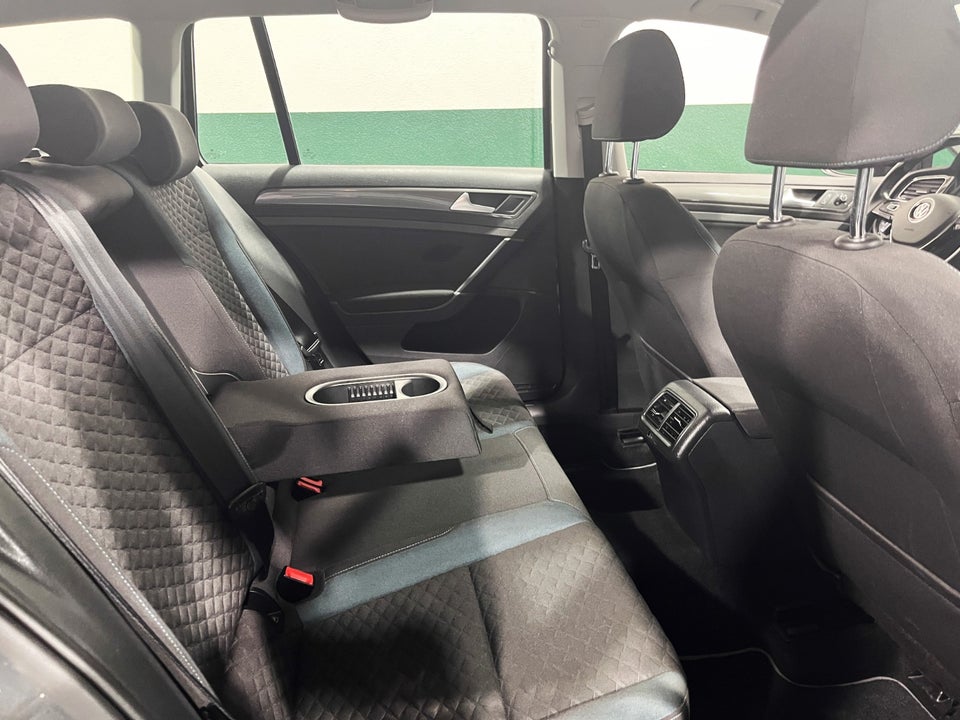 VW Golf VII 1,6 TDi 115 IQ.Drive Variant DSG 5d