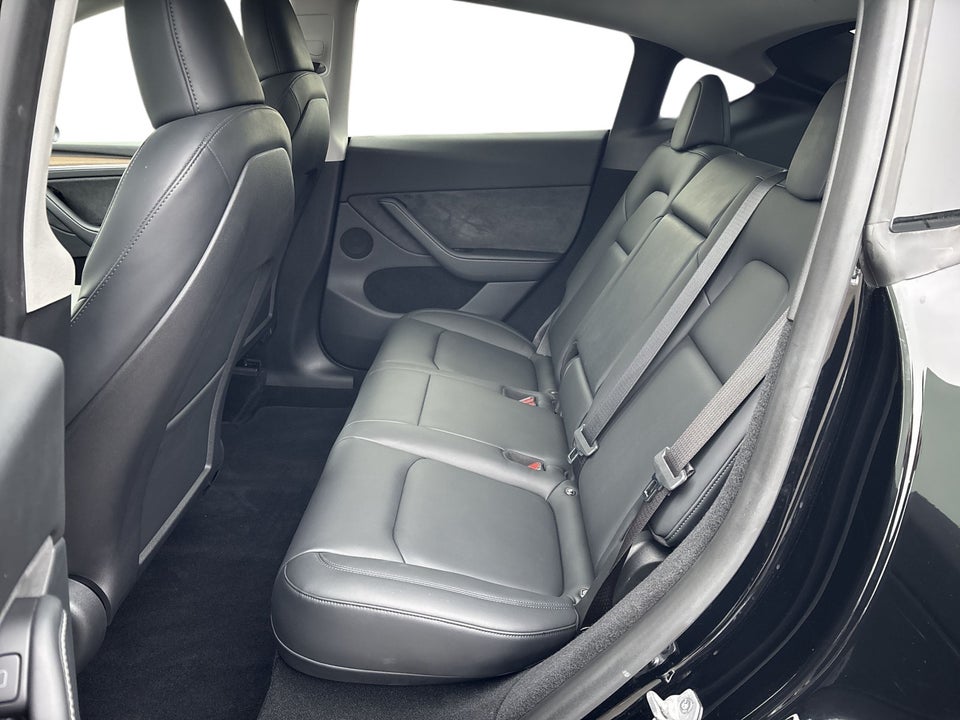 Tesla Model Y Long Range AWD 5d