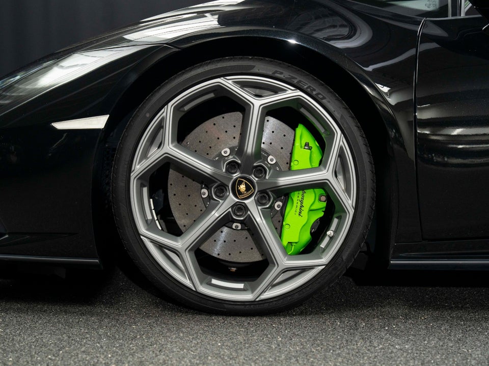 Lamborghini Huracan 5,2 EVO Spyder 2d