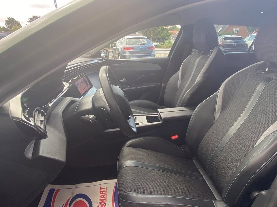 Peugeot 308 1,6 Hybrid First Selection EAT8 5d