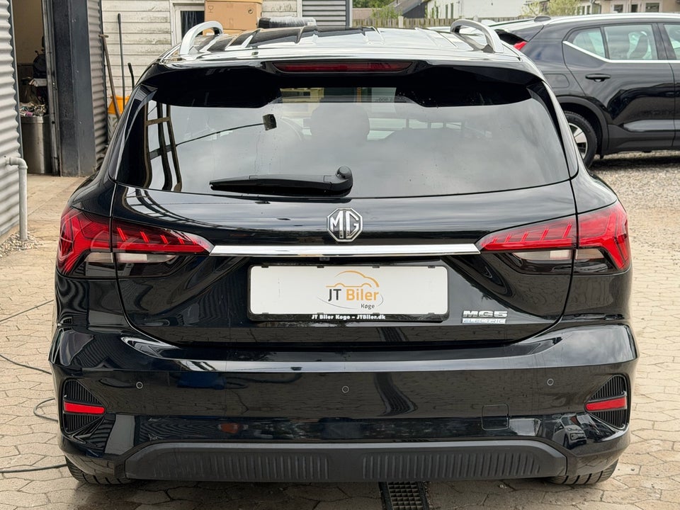 MG MG5 61 Luxury 5d