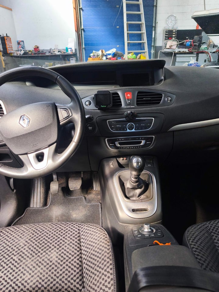Renault Grand Scenic III 1,9 dCi 130 Dynamique 7prs 5d
