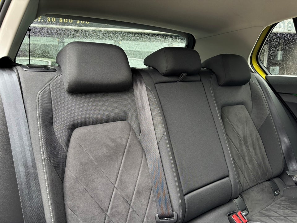 VW Golf VIII 1,4 eHybrid DSG 5d