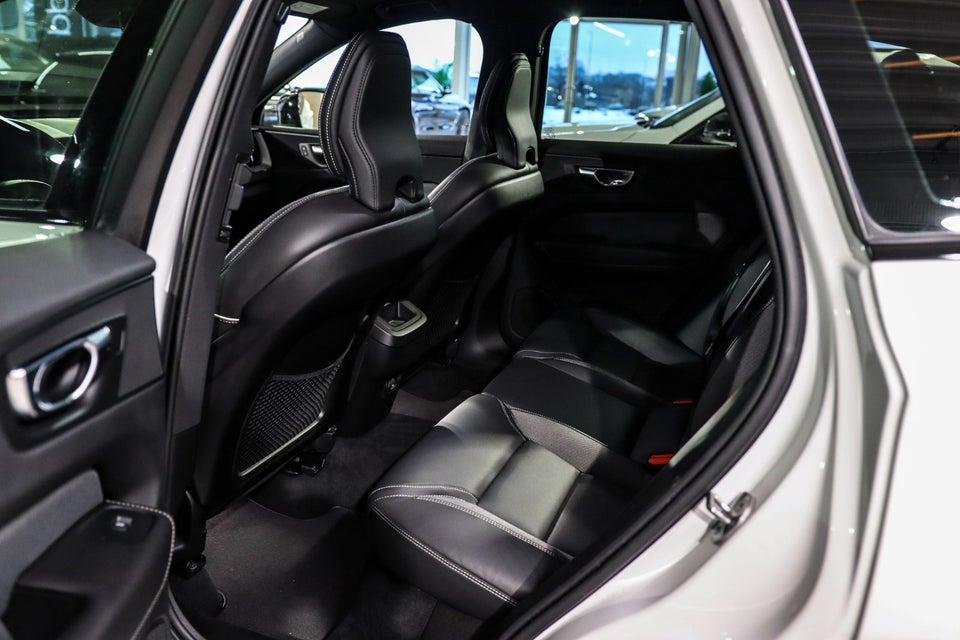 Volvo XC60 2,0 B4 197 R-Design aut. 5d