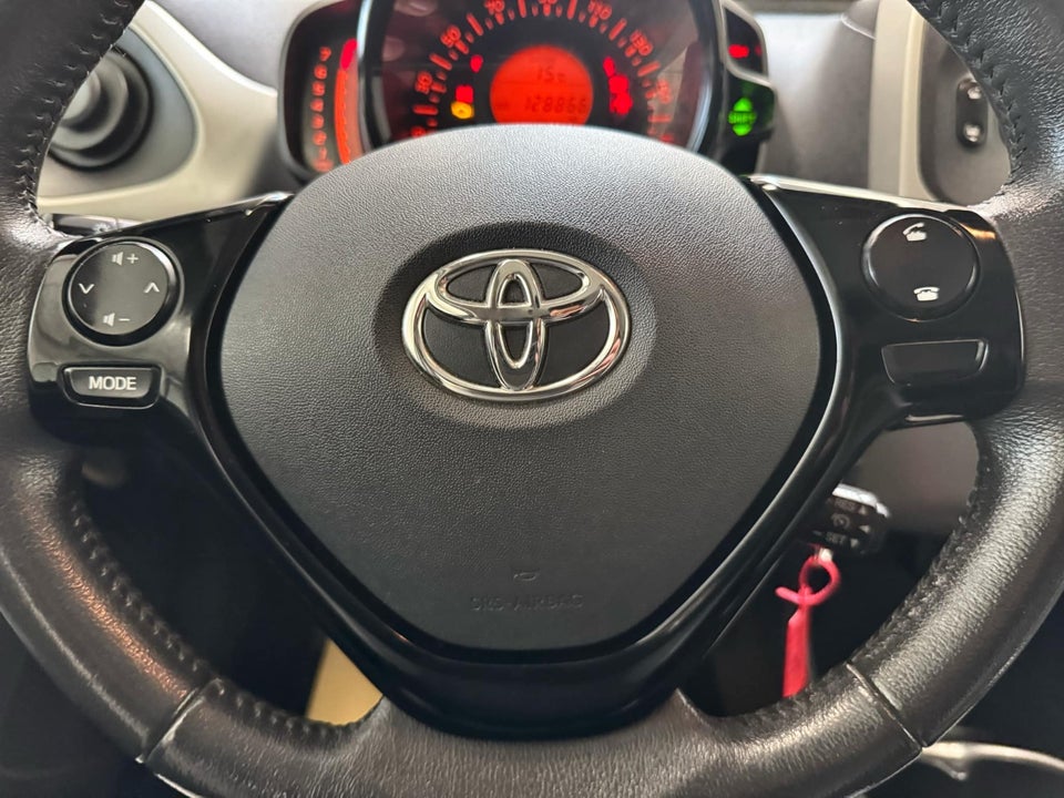 Toyota Aygo 1,0 VVT-i x-play 5d