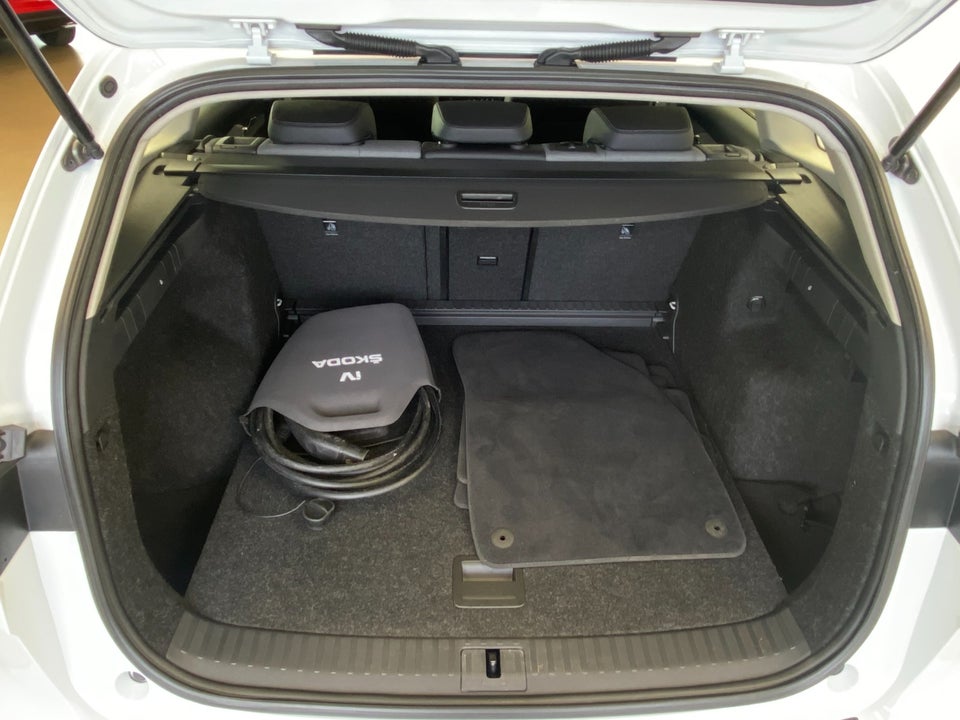 Skoda Enyaq 60 iV Loft 5d