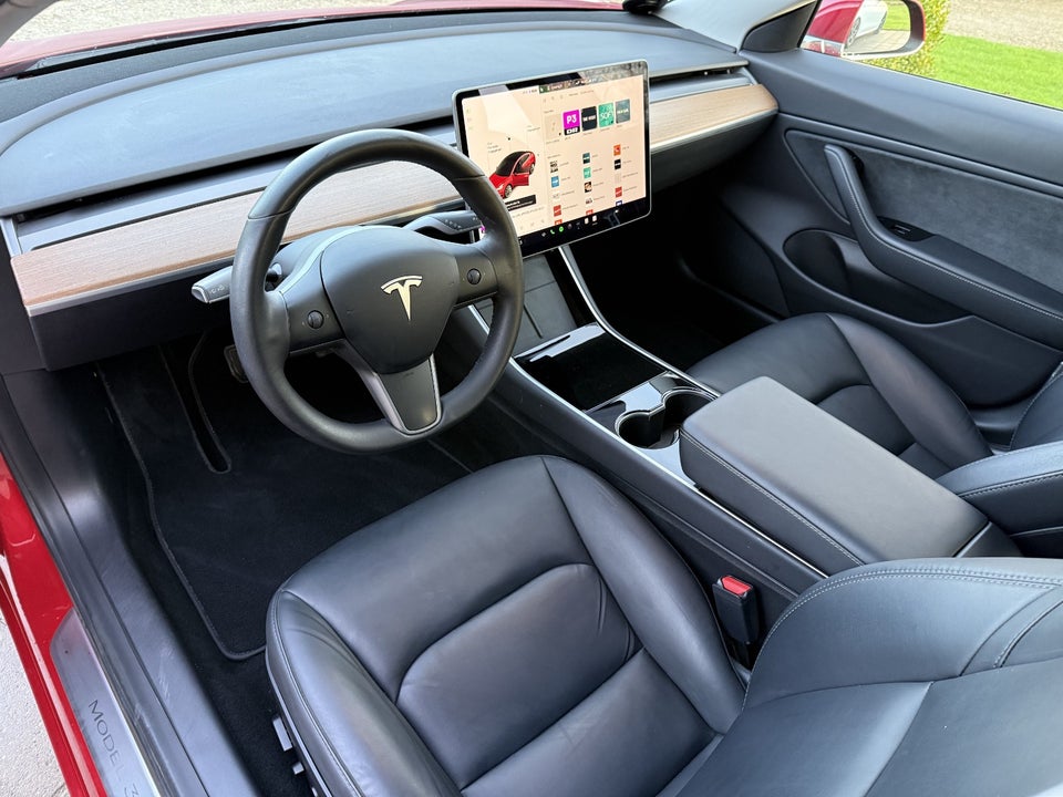 Tesla Model 3 Long Range AWD 4d