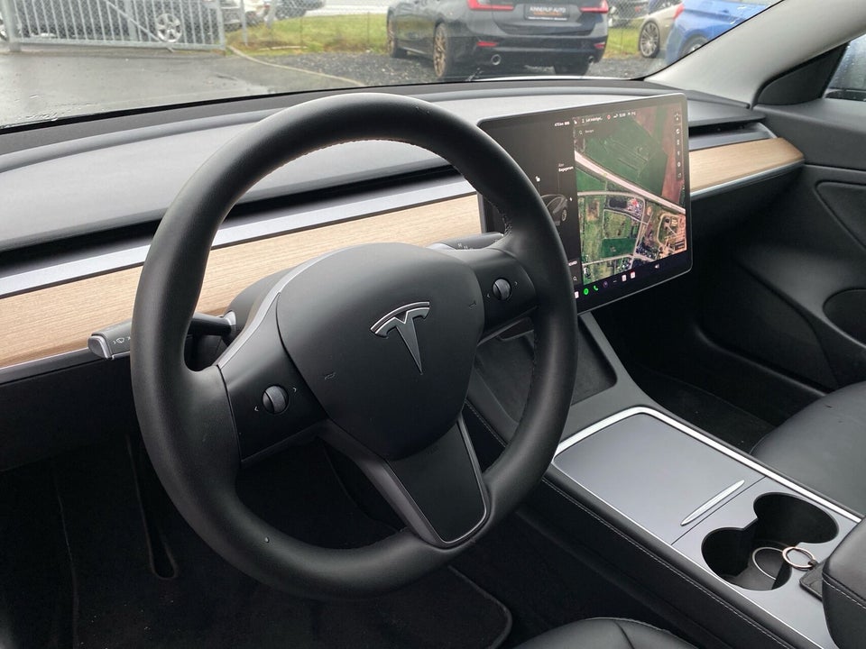 Tesla Model 3 Long Range AWD 4d