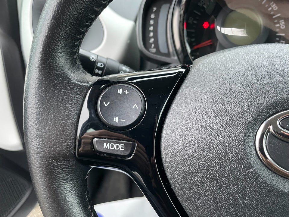 Toyota Aygo 1,0 VVT-i x-play 5d