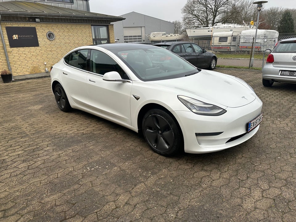 Tesla Model 3 Long Range AWD 4d