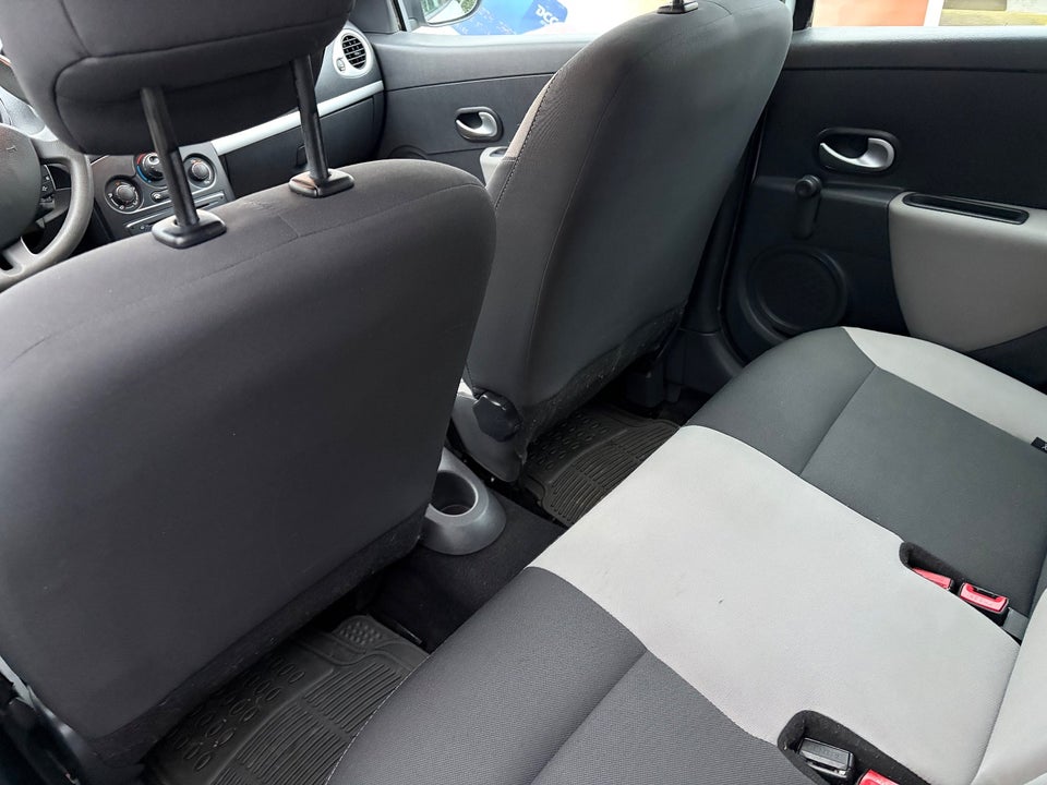 Renault Clio III 1,5 dCi 75 Expression 5d