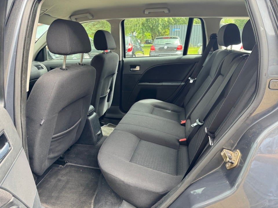 Ford Mondeo 2,0 Ambiente stc. 5d