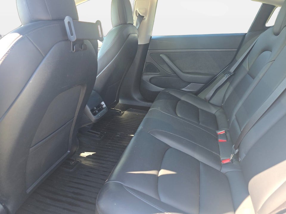 Tesla Model 3 Standard Range+ RWD 4d