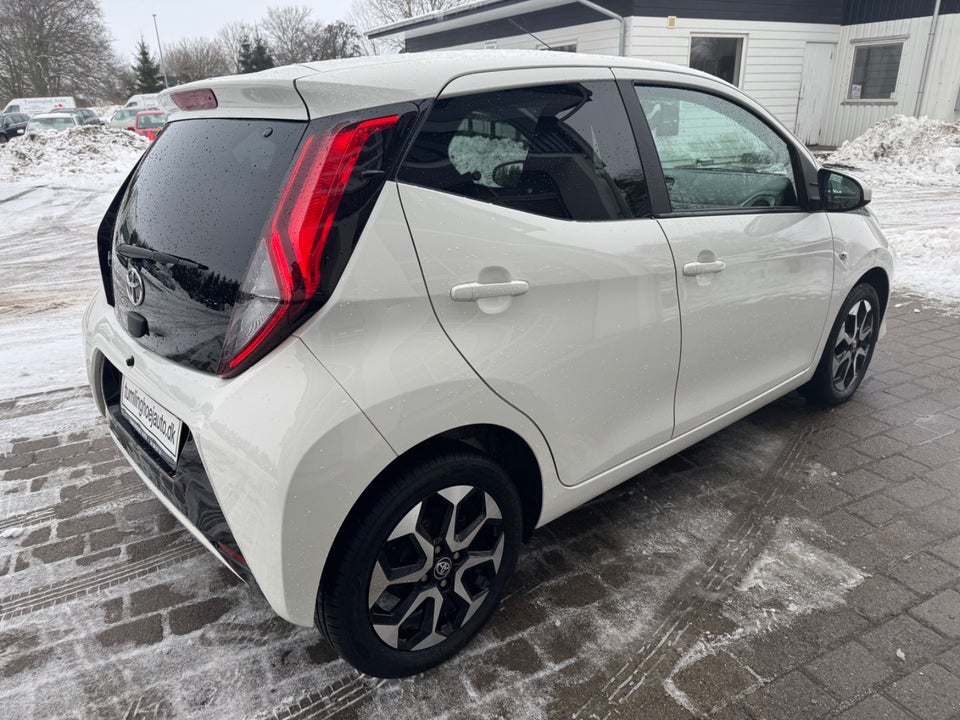 Toyota Aygo 1,0 VVT-i x-press 5d