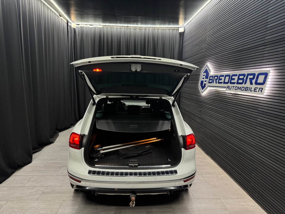 VW Touareg 3,0 V6 TDi 262 R-line Tiptr. 4Motion 5d