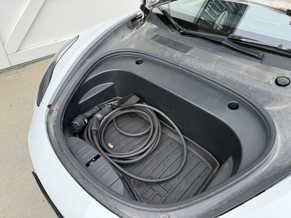 Tesla Model 3 Standard Range+ RWD 4d