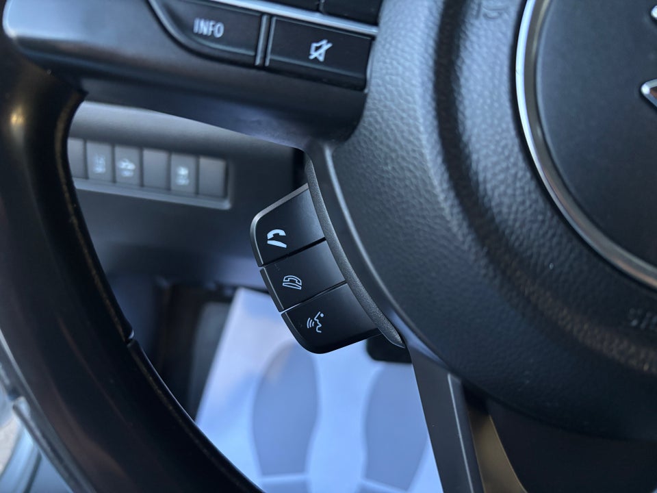 Suzuki Swift 1,2 Dualjet Exclusive CVT 5d