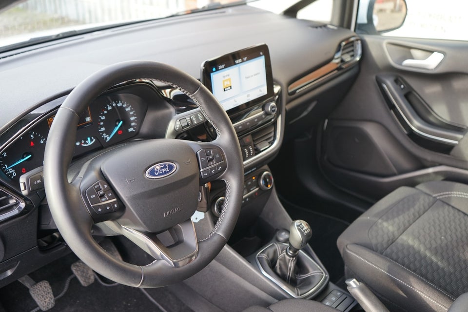 Ford Fiesta 1,0 EcoBoost mHEV Titanium Van 5d