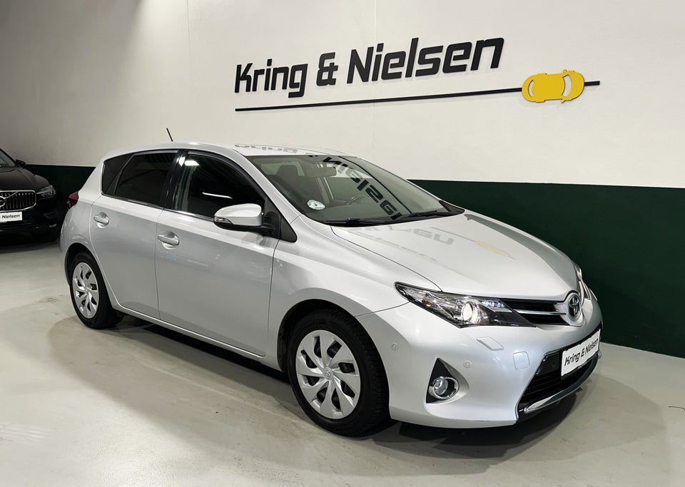 Toyota Auris 1,6 T2+ 5d
