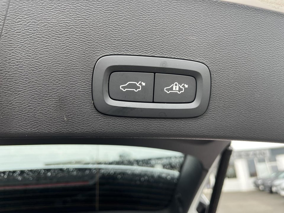 Volvo EX40 Extended Range Plus 5d