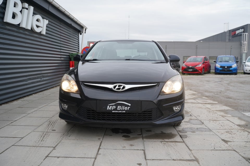 Hyundai i30 1,6 CRDi 90 Classic 5d